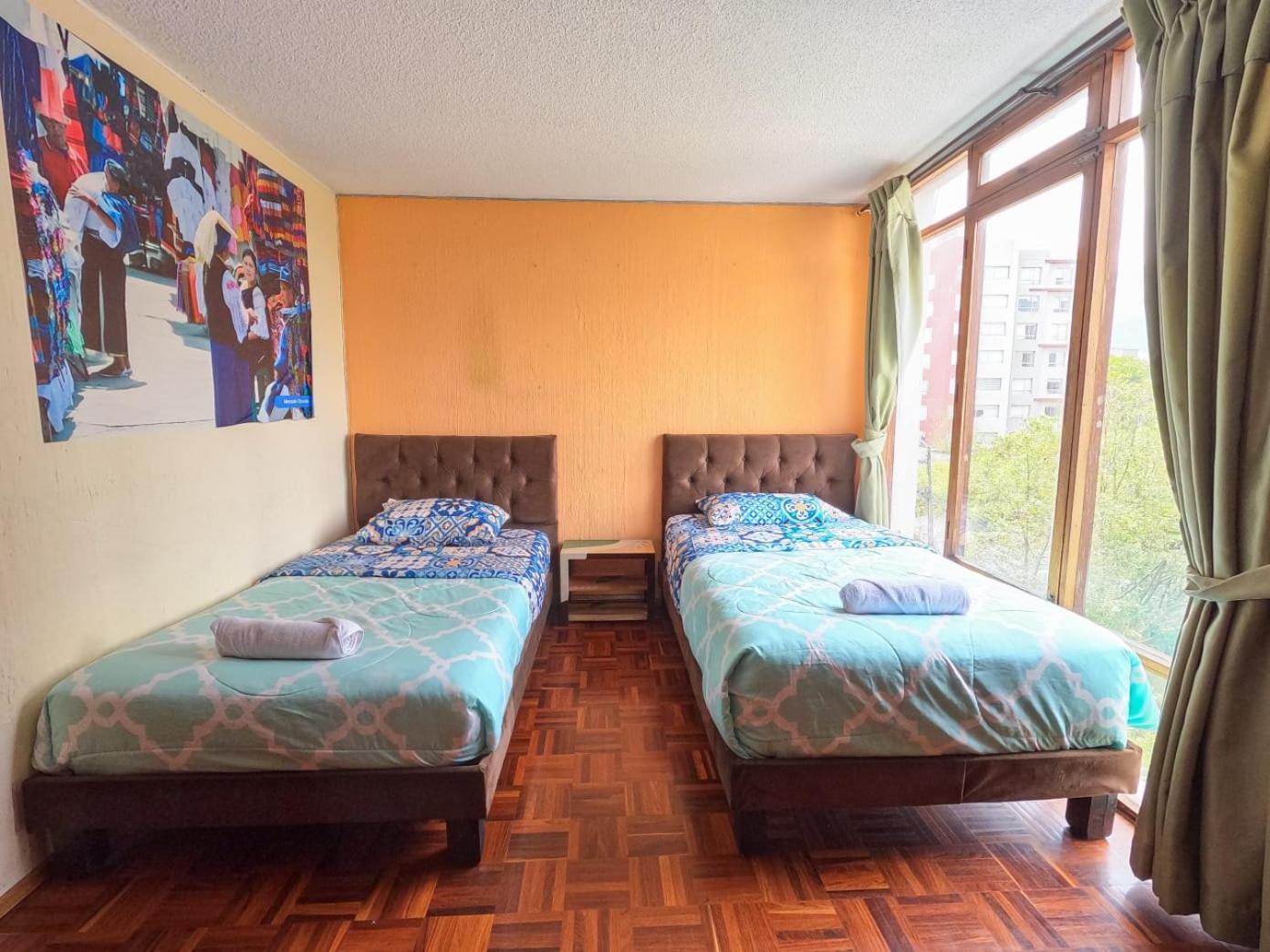 Blue House La Floresta Quito Exterior photo