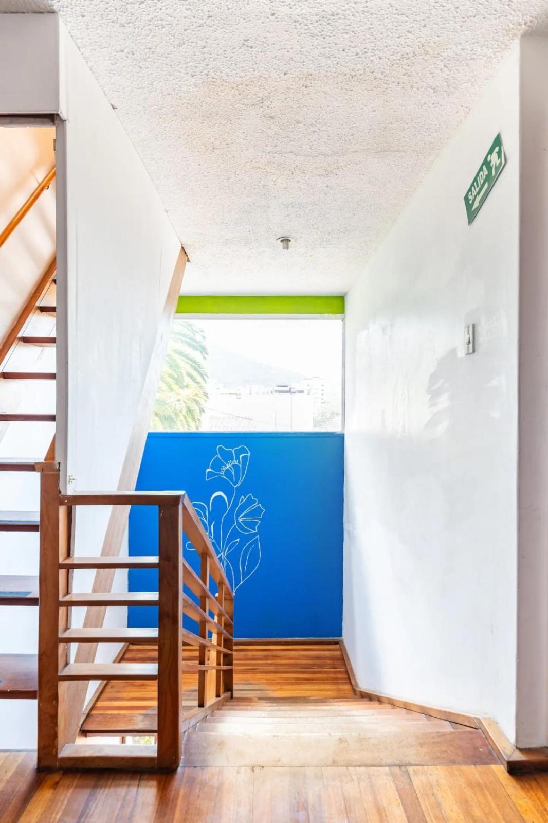 Blue House La Floresta Quito Exterior photo
